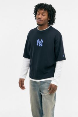 New Era UO Exclusive Navy NY Yankees T-Shirt