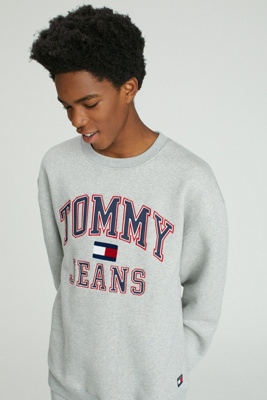 grey tommy jeans sweatshirt