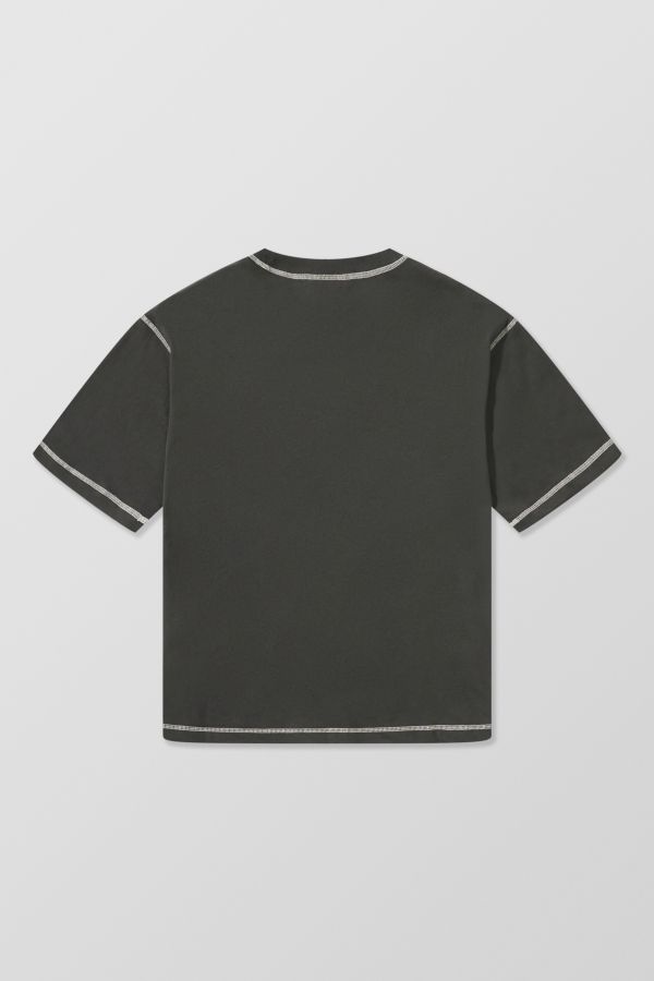 Vista diapositiva: 8: Champion UO Esclusiva Nera Contrasto Cucitura T-Shirt