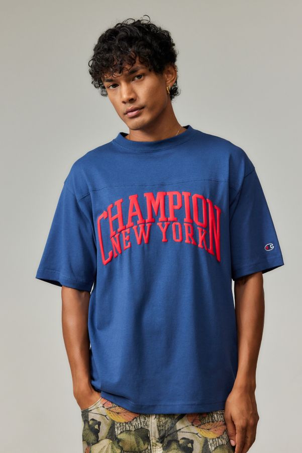 Vista de diapositivas: 1: Camiseta Navy Exclusiva de Champion UO