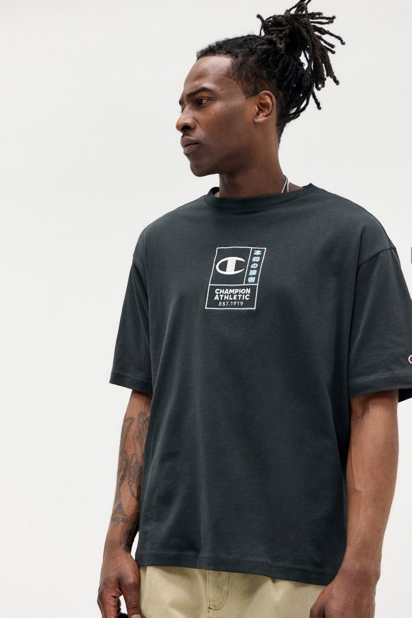 Slide View: 1: Champion UO Exclusive Black Japanese Box T-Shirt