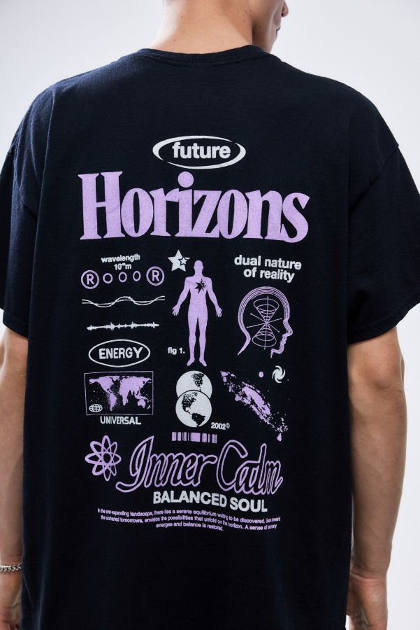 Slide View: 4: UO Schwarz Zukunft Horizonte T-Shirt