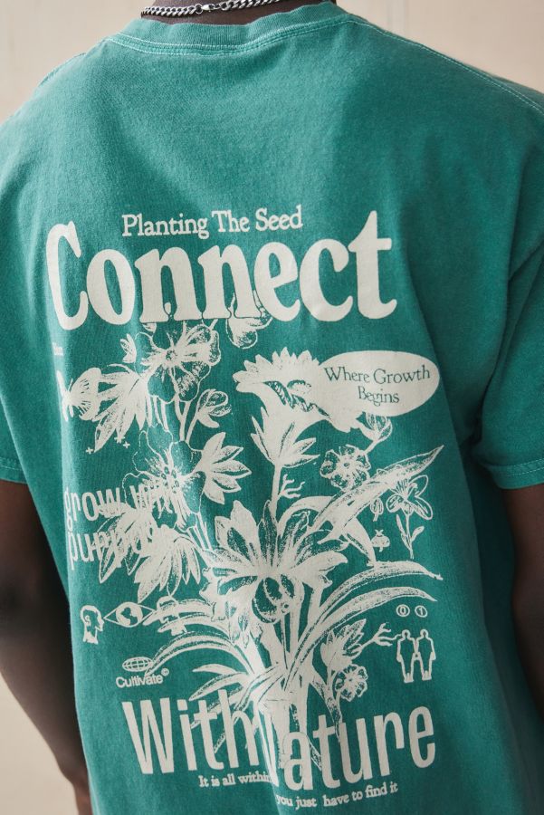 Slide View: 1: UO – T-Shirt „Connect With Nature“ in Grün 