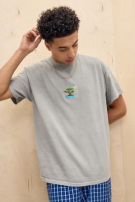 UO Dunkelgraues Bonsai-Baum T-Shirt