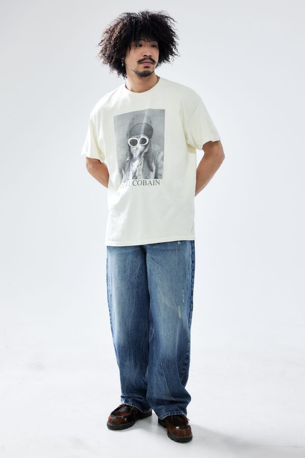 Slide View: 3: T-shirt UO Kurt Cobain