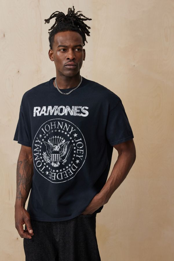 Slide View: 1: UO Die Ramones T-Shirt