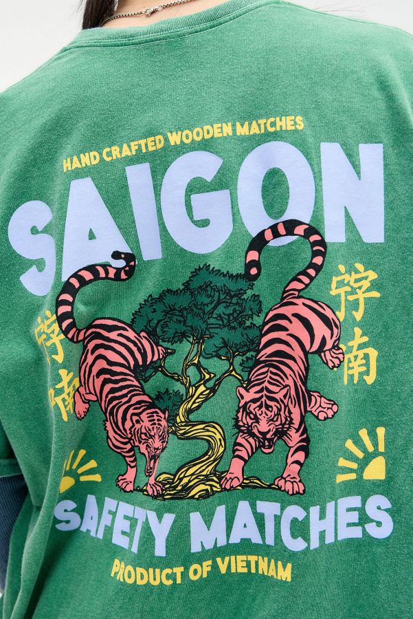 Slide View: 3: T-shirt d'allumettes de sécurité vert Saigon UO