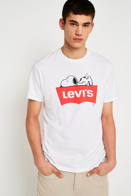 levis t shirt with snoopy