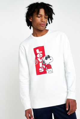 levis snoopy sweatshirt