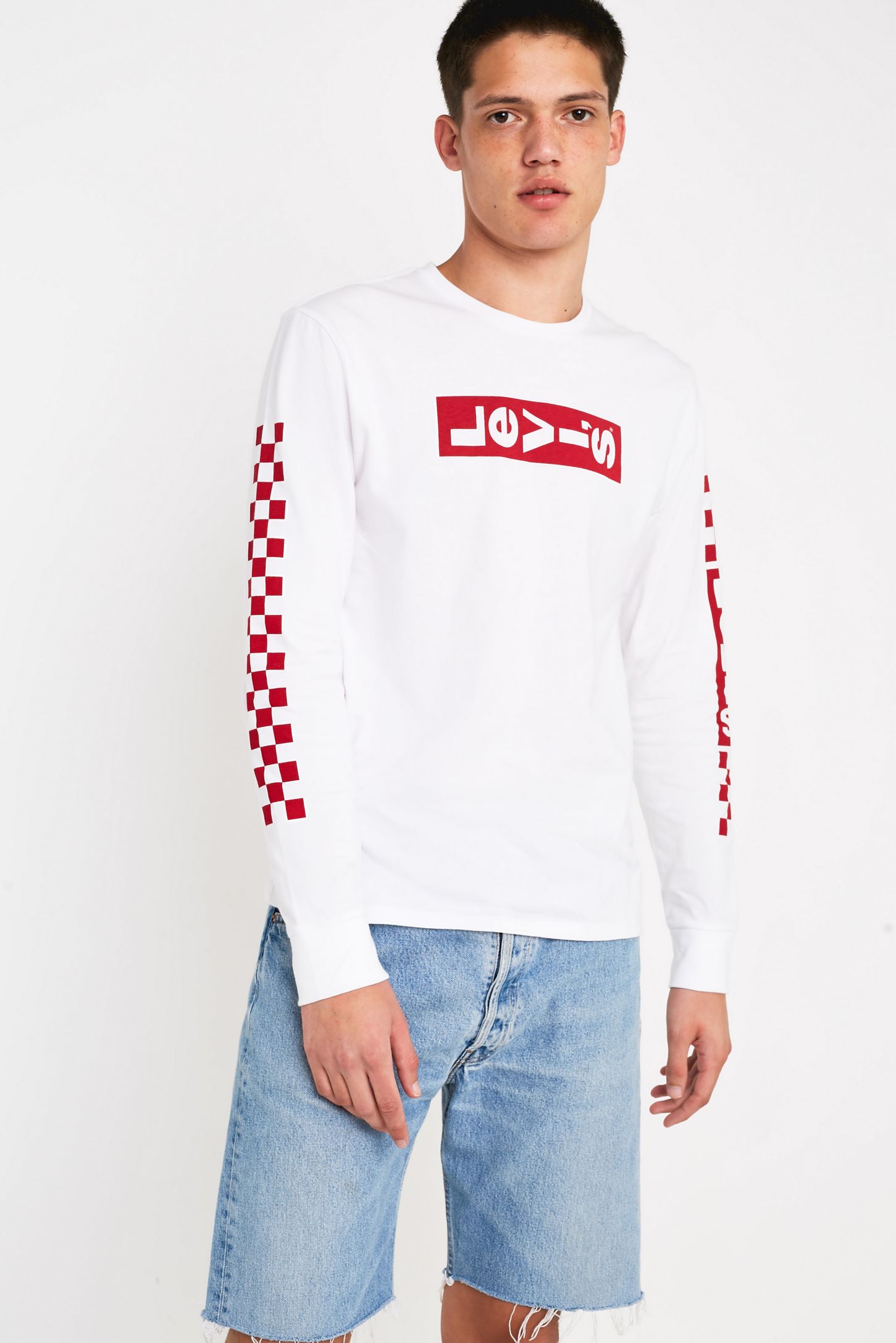 levis box tab graphic tee
