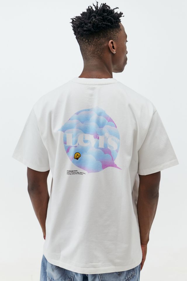 Levi’s White Circle Logo T-Shirt | Urban Outfitters UK
