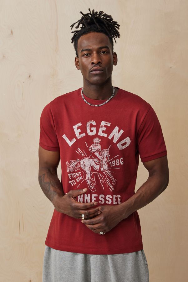 Slide View: 1: T-shirt slogan UO Legend