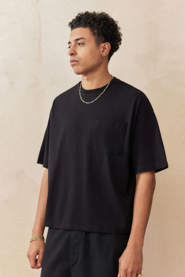 Slide View: 1: UO Noir Uni Surdimensionné T-Shirt