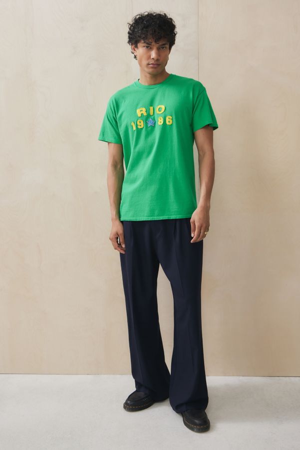 Slide View: 2: UO Grün Rio T-Shirt