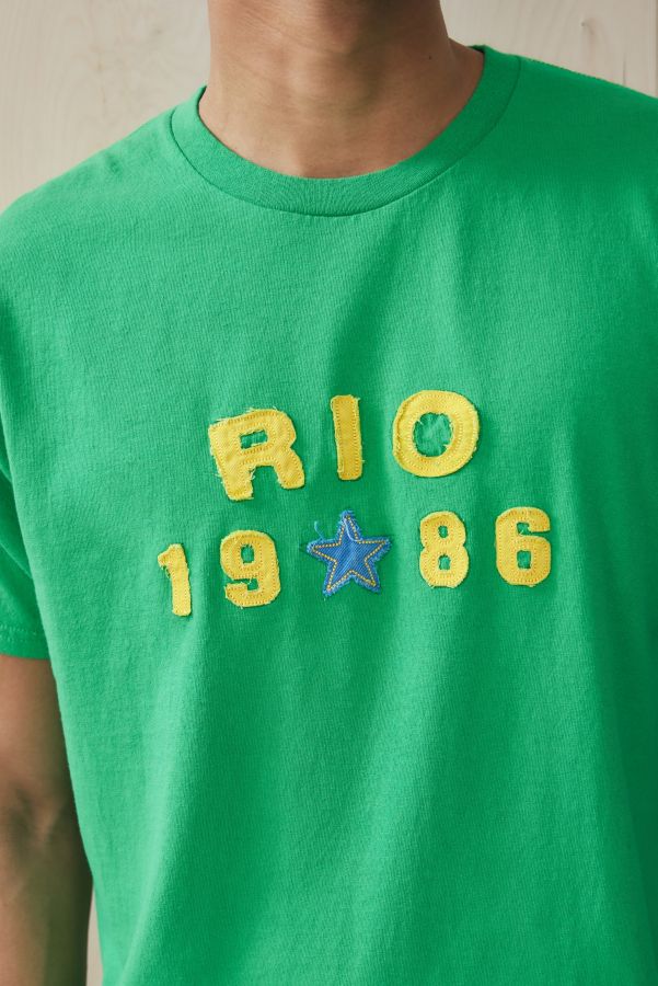 Slide View: 3: UO Grün Rio T-Shirt