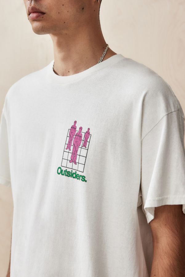 Slide View: 4: T-shirt UO Outsiders