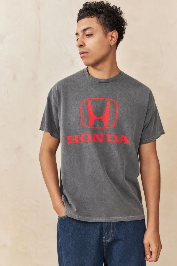 Slide View: 1: UO Honda T-Shirt