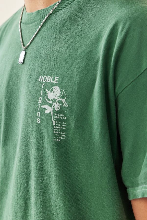 Slide View: 3: UO Grün Osaka Obst T-Shirt