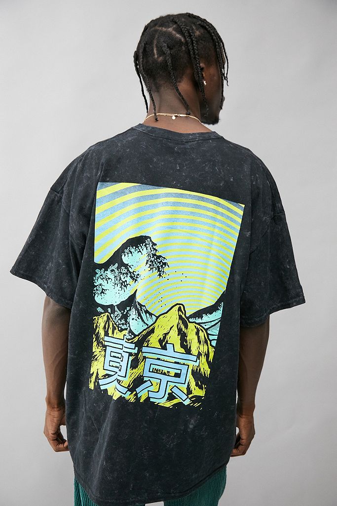 UO Japanese Sunset T-Shirt | Urban Outfitters UK