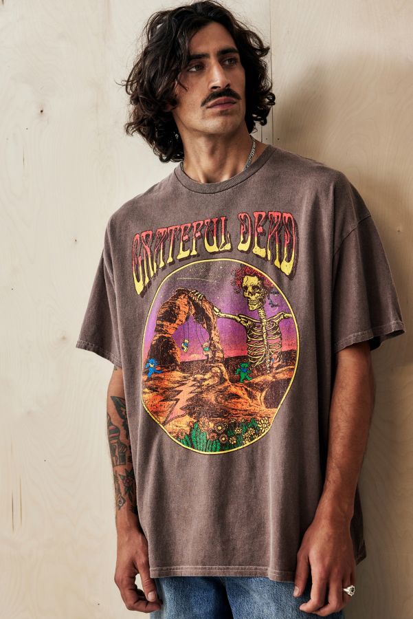 Slide View: 1: UO Brown Grateful Dead T-Shirt