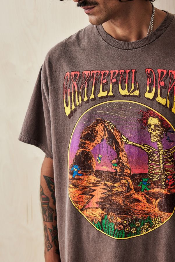 Slide View: 3: UO Brown Grateful Dead T-Shirt