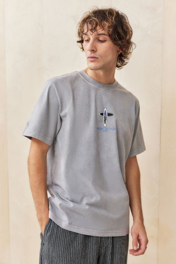 Slide View: 3: Temp Surf Co UO Exklusiv Acid Wash Trust T-Shirt