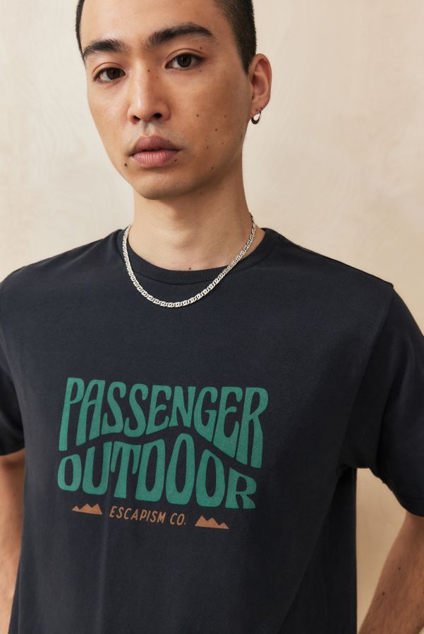 Slide View: 2: Passenger Schwarz Yuca T-Shirt