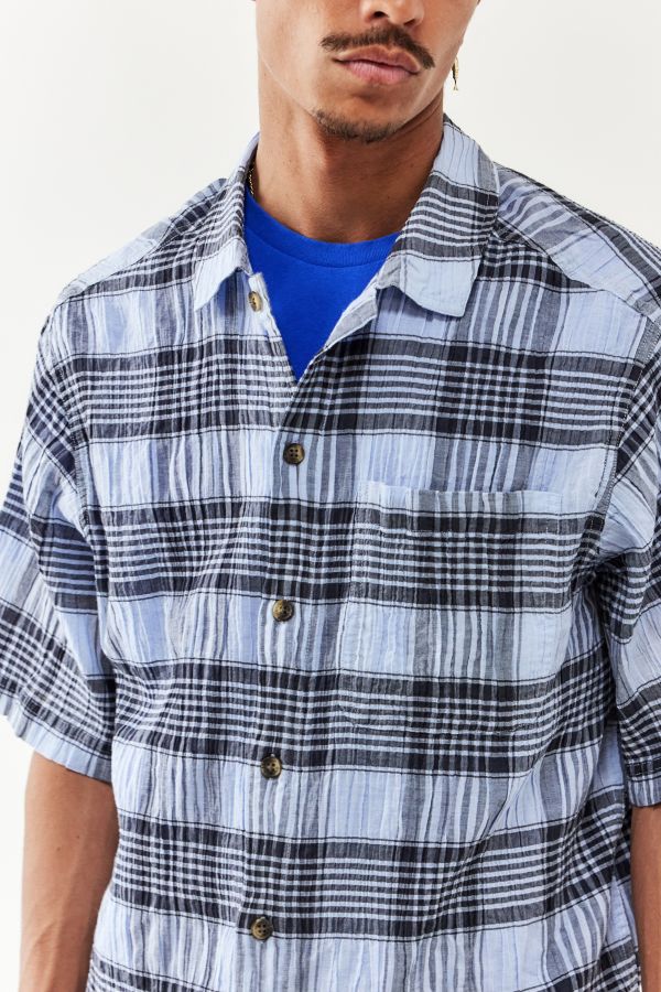 Slide View: 3: BDG Crinkle Check Shirt