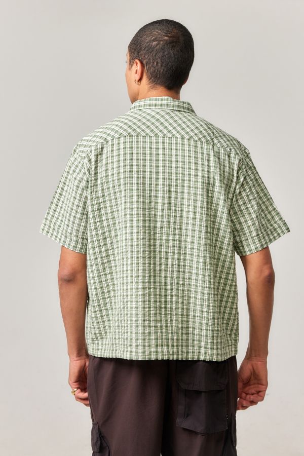 Slide View: 4: Temp Surf Co UO Exclusive Green Gingham Seersucker Zip-Through Shirt