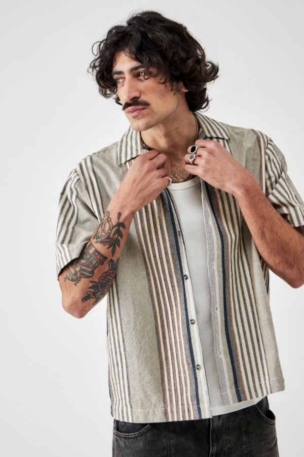 Vista de diapositivas: 1: Camisa UO Nomad Stripe