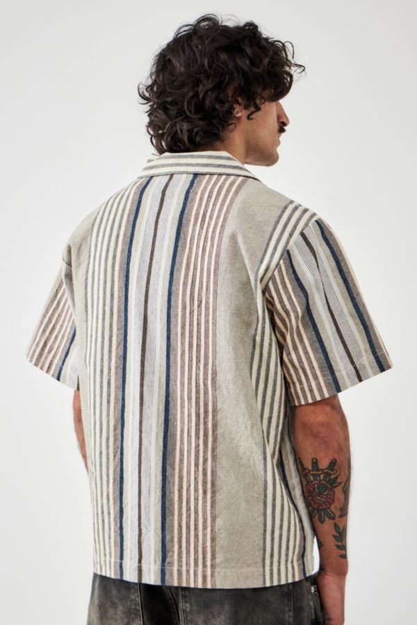 Vista de diapositivas: 4: Camisa UO Nomad Stripe