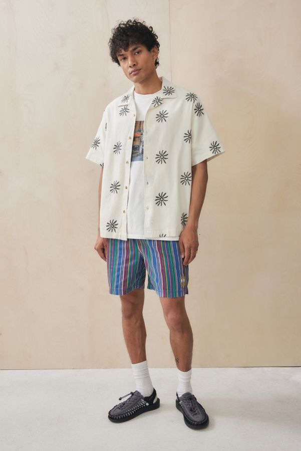 Slide View: 2: UO Off White Embroidered Flower Shirt 