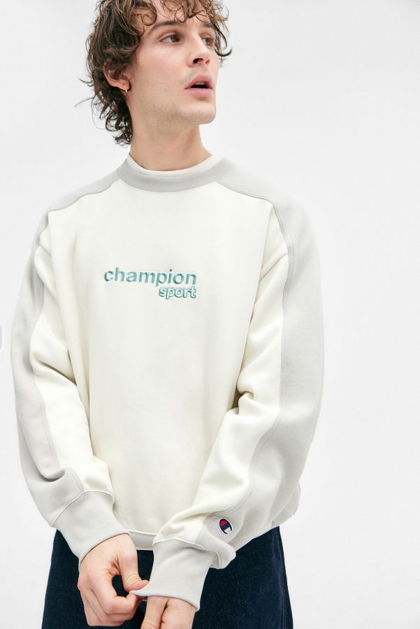 Slide View: 1: Champion UO Exclusive Retro Sweatshirt