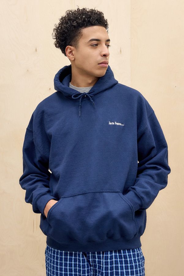 Vista diapositiva: 1: iets frans... Navy Embroidered Hoodie