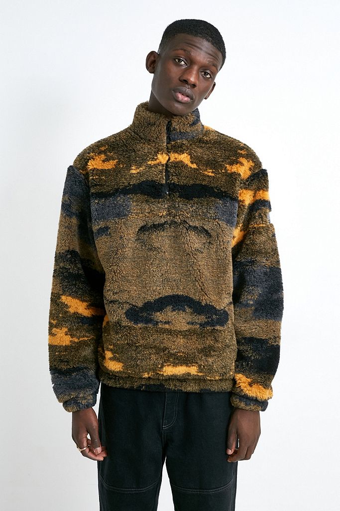 UO Allover Print Borg Quarter-Zip Sweatshirt | Urban Outfitters UK