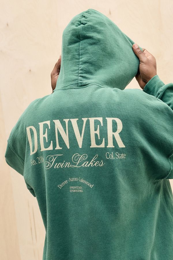 Vista diapositiva: 1: UO Green Denver Hoodie