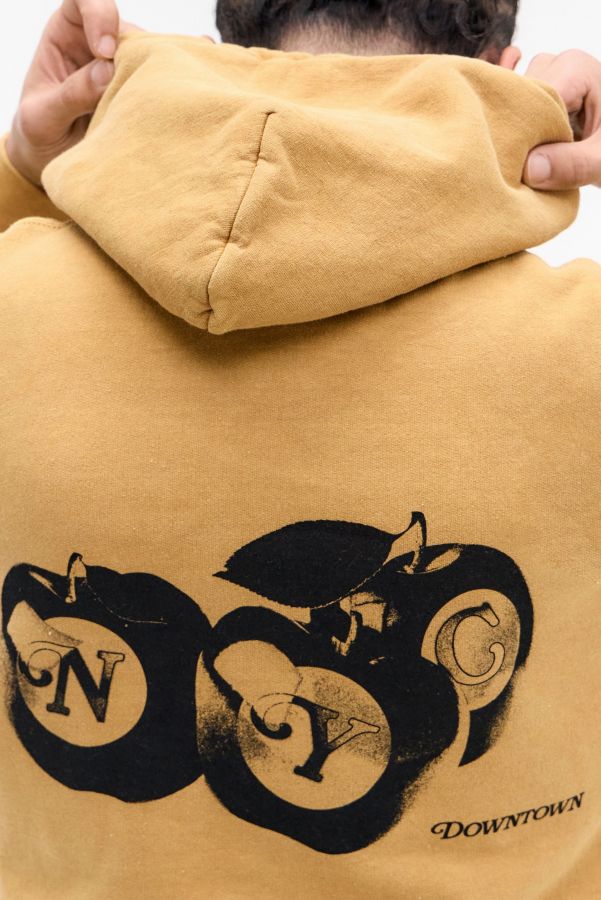 Vista de diapositivas: 5: UO Yellow NYC Apples Hoodie