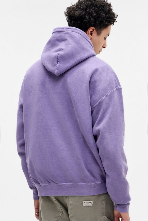 Vista de diapositivas: 4: Sudadera UO Lilac Sh*t Letters