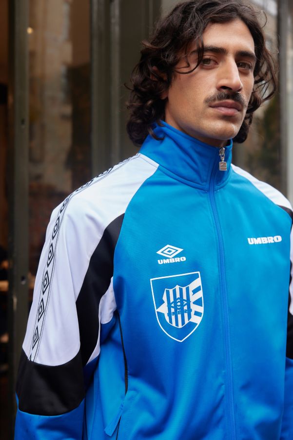 Slide View: 2: Umbro UO Exklusiv Blau Gestreift Track Jacke