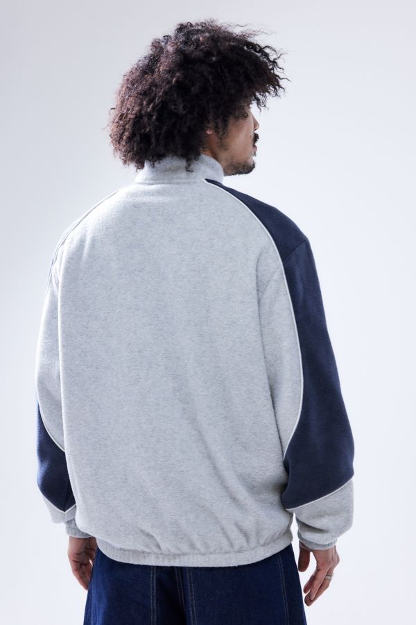 Vista de diapositivas: 4: iets frans... Panelled Fleece