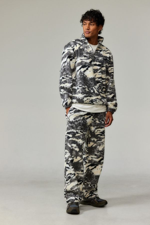 Slide View: 2: Ayker Abstract Camo Fleece