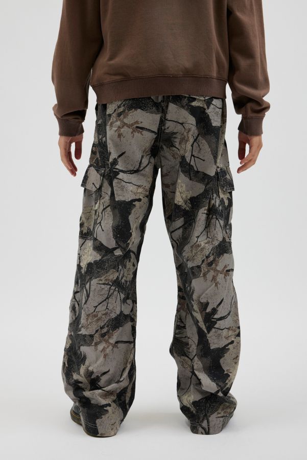 Slide View: 2: BDG Botanic Camo Print Cargo Pants