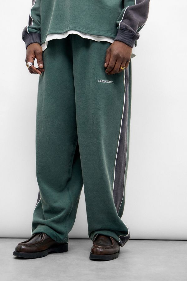 Vista diapositiva: 1: iets frans... Green & Navy Harri Panelled Joggers