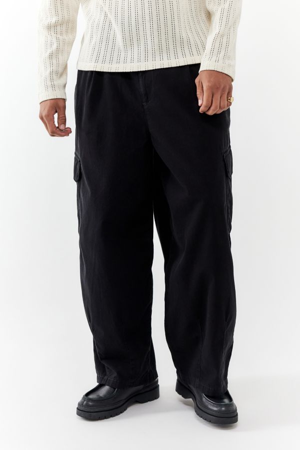 Slide View: 1: BDG Black Balloon Cargo pants