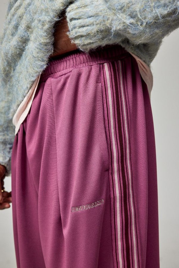 Vista diapositiva: 2: iets frans... Pink Tricot Track Pants