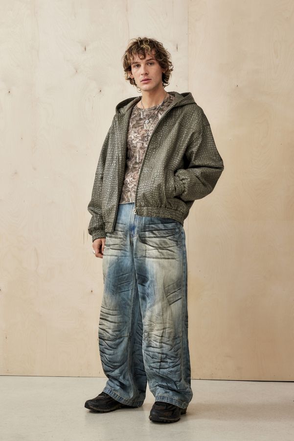 Slide View: 2: Jaded London Hellblau Airbrush Koloss Jeans