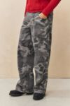 Thumbnail View 1: Jaded London Schwarz Camouflage Tief Taille Colossus Jeans