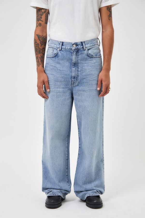 Slide View: 2: BDG Maxwell Light-Wash Jeans