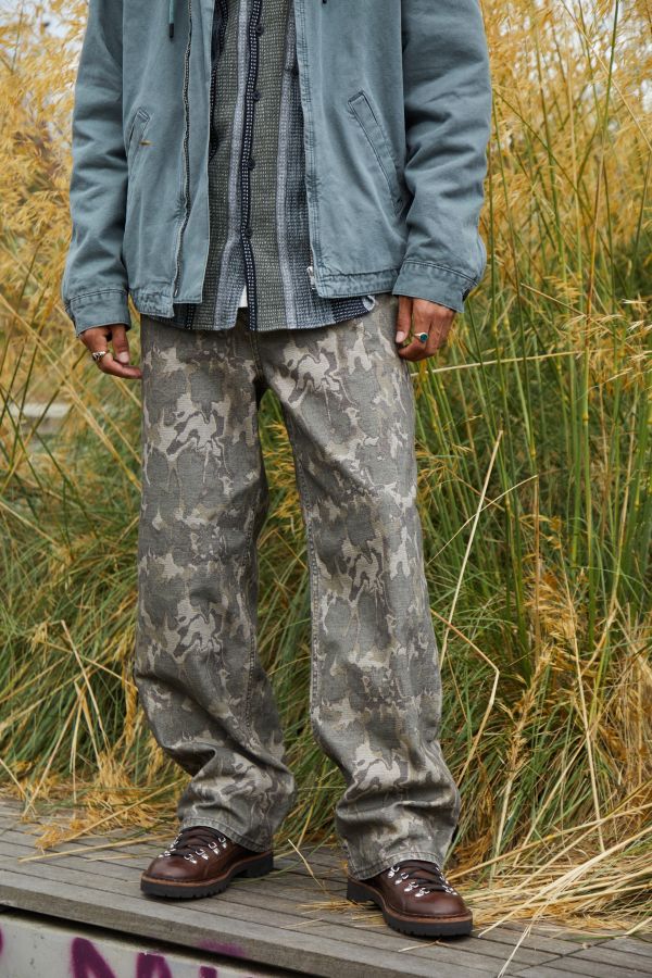 Slide View: 1: BDG Camouflage Jack Jeans