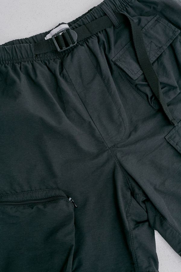 Urban Outfitters UtilityCargoshorts in Schwarz Urban Outfitters DE